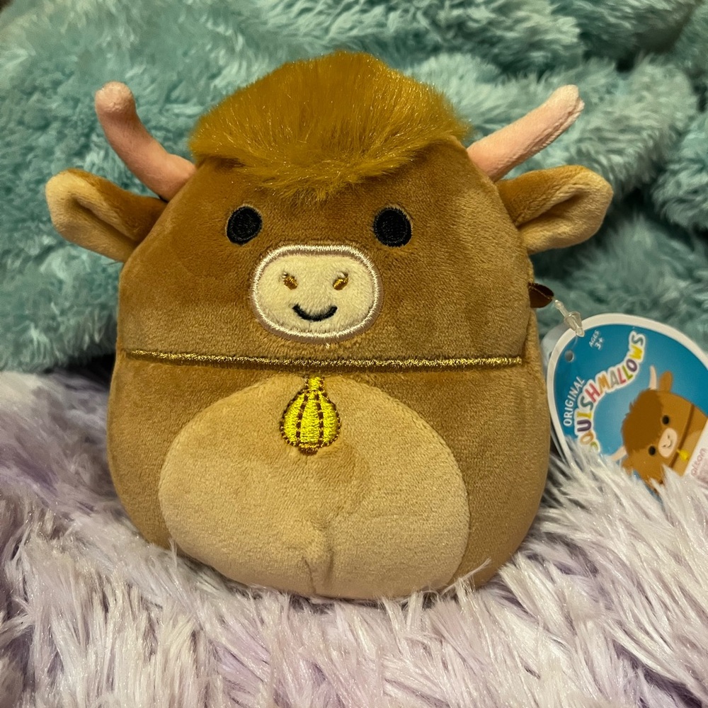 Calton squishmallow 4.5in highland cow easter